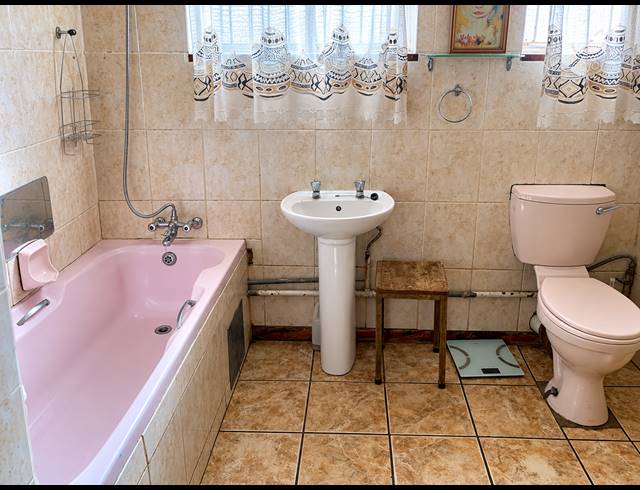 3 BEDROOM FREESTANDING FOR SALE IN VANDERBIJLPARK CE 2